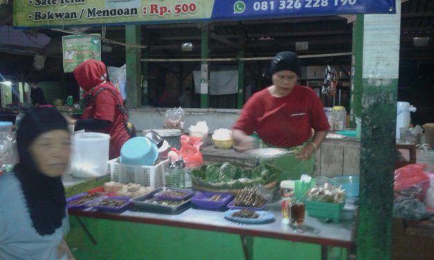 Akibat Corona Penjualan Pecel Horog – Horog di pasar Kuliner Karangrandu Turun Separuh