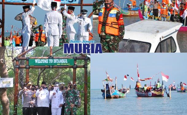 Unik , Peringati HUT ke 75 Gelar Upacara Bendera diatas Perahu
