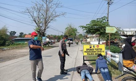 Polsek Karangawen Gelar Operasi Yustisi, Warga Tak Pakai Masker Disanksi Push Up