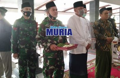 Panglima TNI Jenderal (Purn) Gatot Nurmantyo Ziarah Ke Makam Sunan Kalijaga Merawat Tradisi