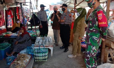 Tim Gabungan Laksanakan Patroli Pendisiplinan Protokoler Kesehatan Di Pasar Guntur