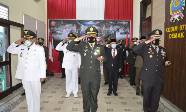 Syukuran HUT Ke-75 TNI, Dandim Demak Ucapkan Selamat Ulang Tahun Untuk Kapolres