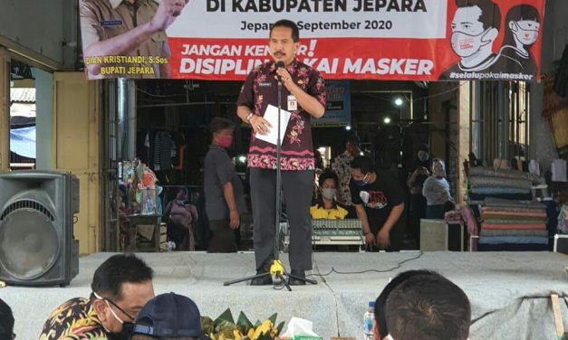 GERAKAN PAKAI MASKER AKTIFITAS DI LUAR RUMAH OLEH PEMKAB JEPARA