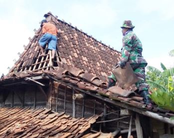 Angin Puting Beliung Serang Desa Doreng Demak , 2 rumah rusak berat