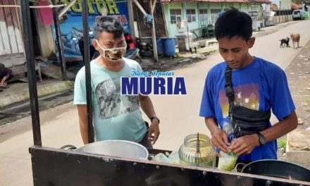 Mas Budi Rohman Lebih Asyik Berjualan Dawet Daripada Kerja di Pabrik