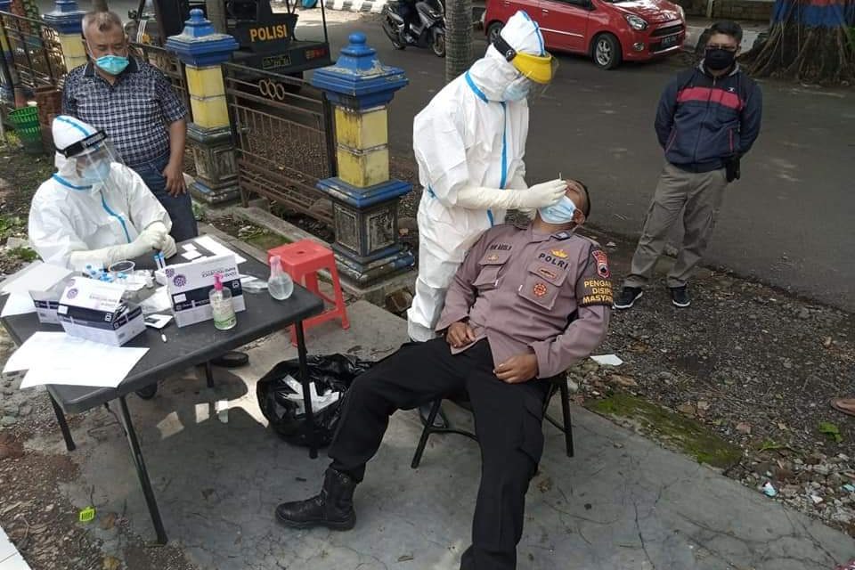 Jelang Pam TPS, Personil Polsek Wedung Jalani Swab Test