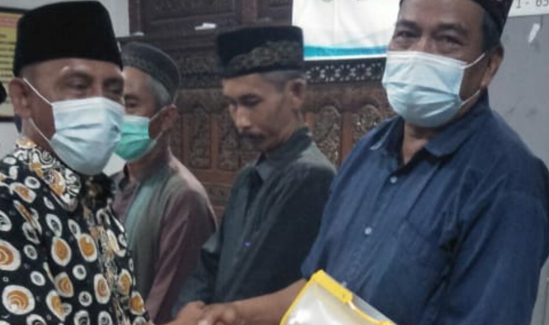 Petinggi Brantaksekarjati  Serahkan SK Pengangkatan Ketua RT