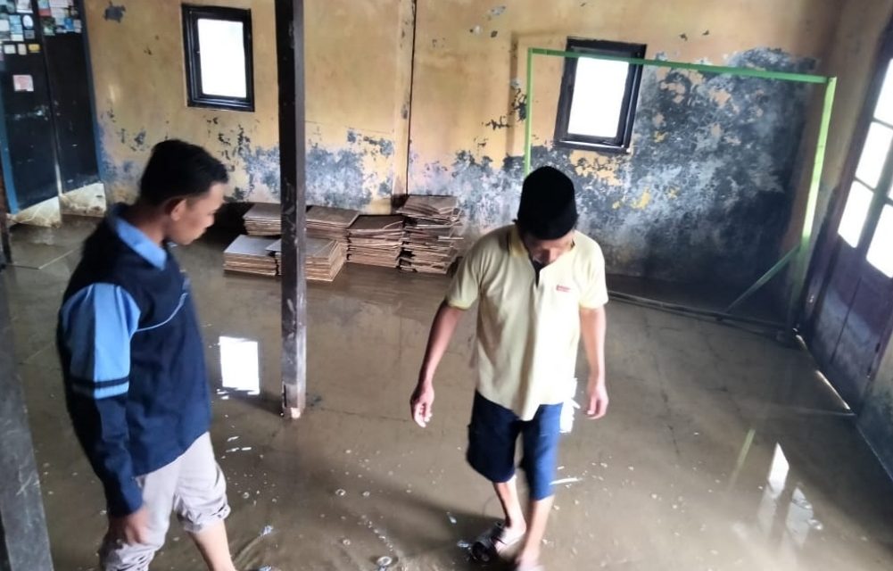 Di Tengah Pandemi dan Dilanda Banjir Rob, Mahasiswa KKN UIN Walisongo Tetap Menjalankan Pengabdian Meski dari Rumah