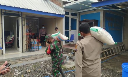 Dapur Umum Di Kantor Desa Sayung Pasok Makan Untuk Pengungsi Banjir