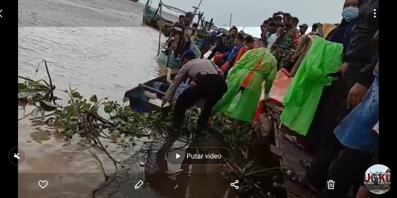 Sesosok Mayat Laki Laki Terdampar Di Pantai Kedungmalang Jepara