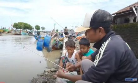 Jalan Jalan Ke Kali Panggung Jepara , Memancing dan Mbranjang Ikan