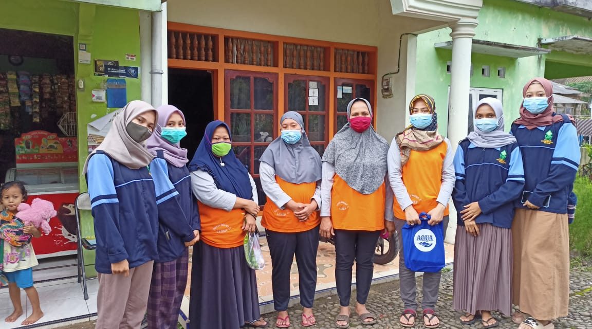 Peduli Kesehatan Balita , Mahasiswa KKN UIN Walisongo Ikuti Kegiatan Posyandu door to door