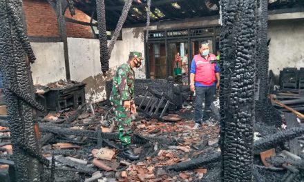 Konsleting Listrik, Satu Rumah di Rejosari Karangawen Ludes Terbakar