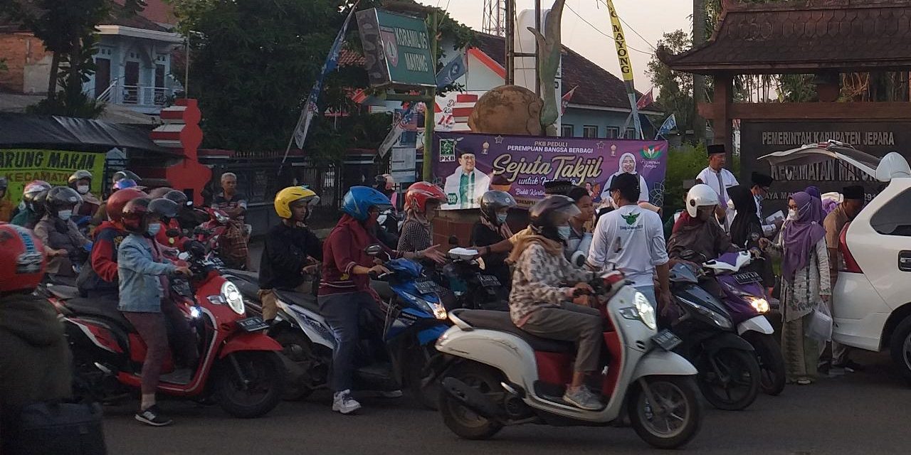 Peringati Hari Kartini, Perempuan Bangsa Doa Bersama dan Bagi Takjil di Mayong Jepara