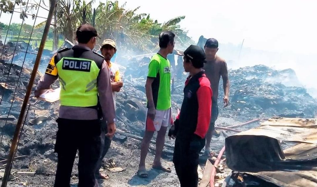 Gudang Rosok Di Demak Terbakar Ludes Tak Bersisa