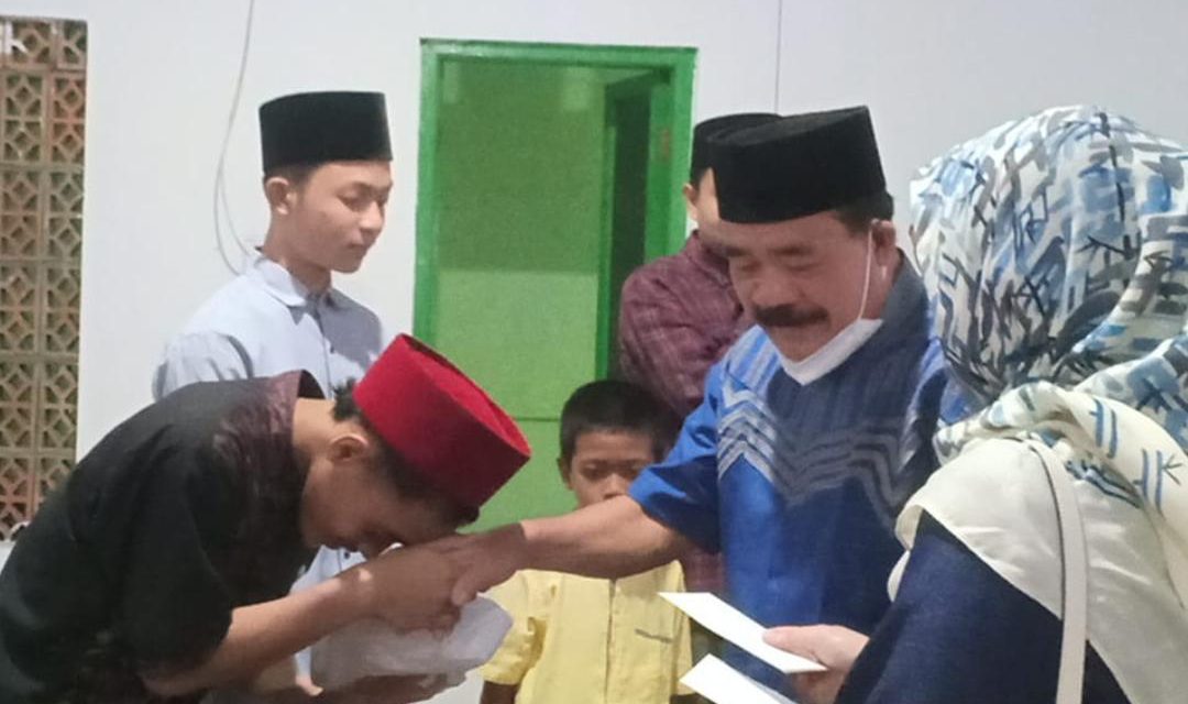 RAMADHAN BERKAH, SLAMET WARSITO SANTUNI YATIM DAN DHUAFA