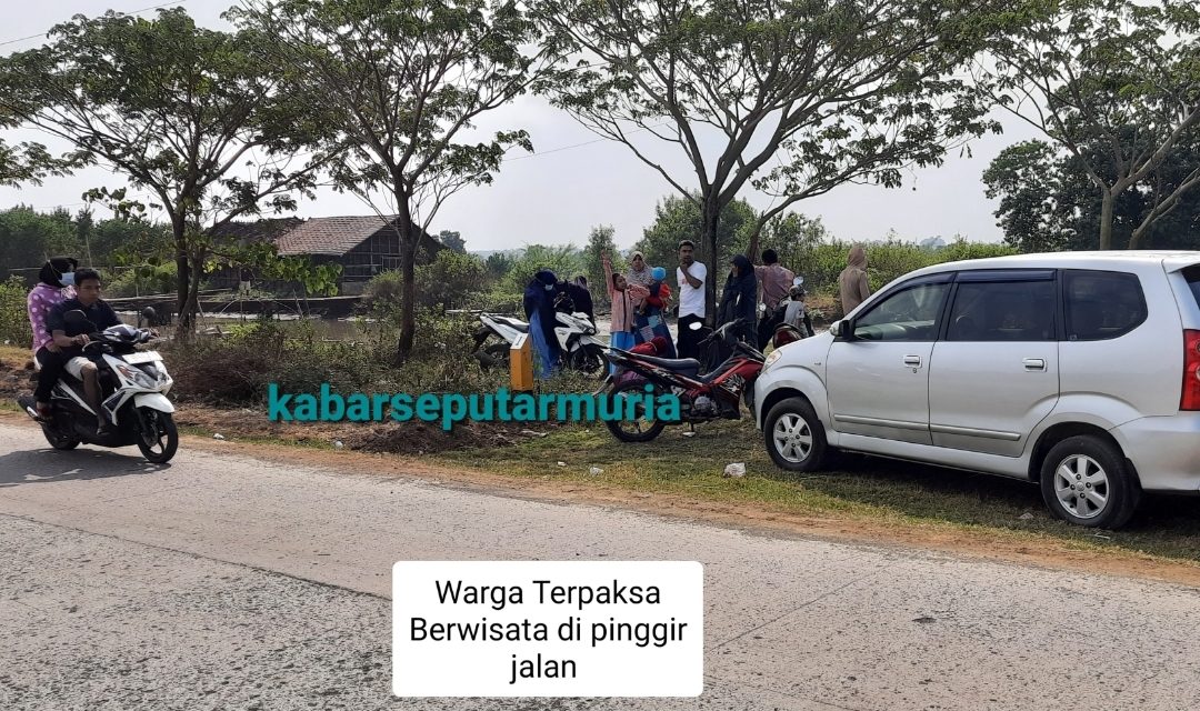 Efek Penutupan Pantai di Jepara  ,Warga Berwisata di Pinggir Jalan