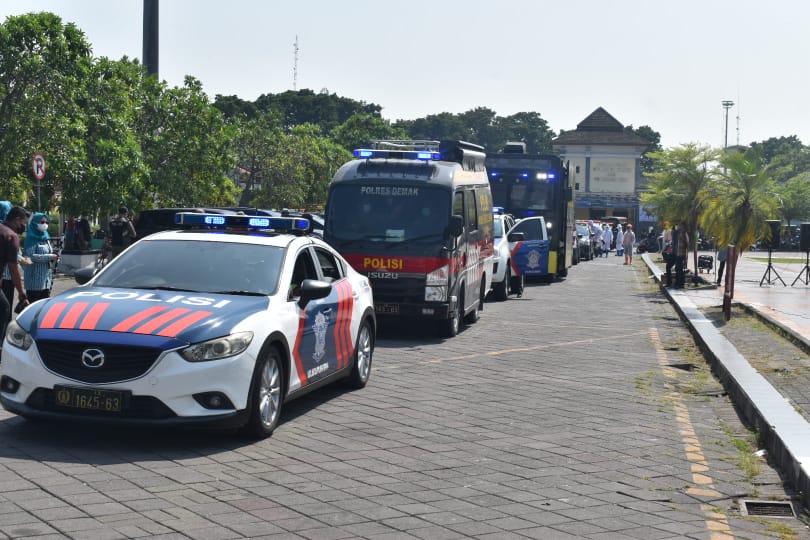 Kota Demak Disemprot Disinfektan Cegah Penyebaran Covid 19
