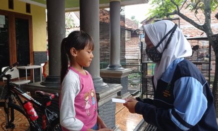 Mahasiswa KKN UIN Walisongo Peduli Anak Anak Yatim