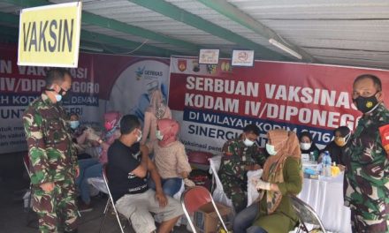 Karyawan Pabrik di Demak di Serbu Vaksinasi dari Kodam IV Diponegoro