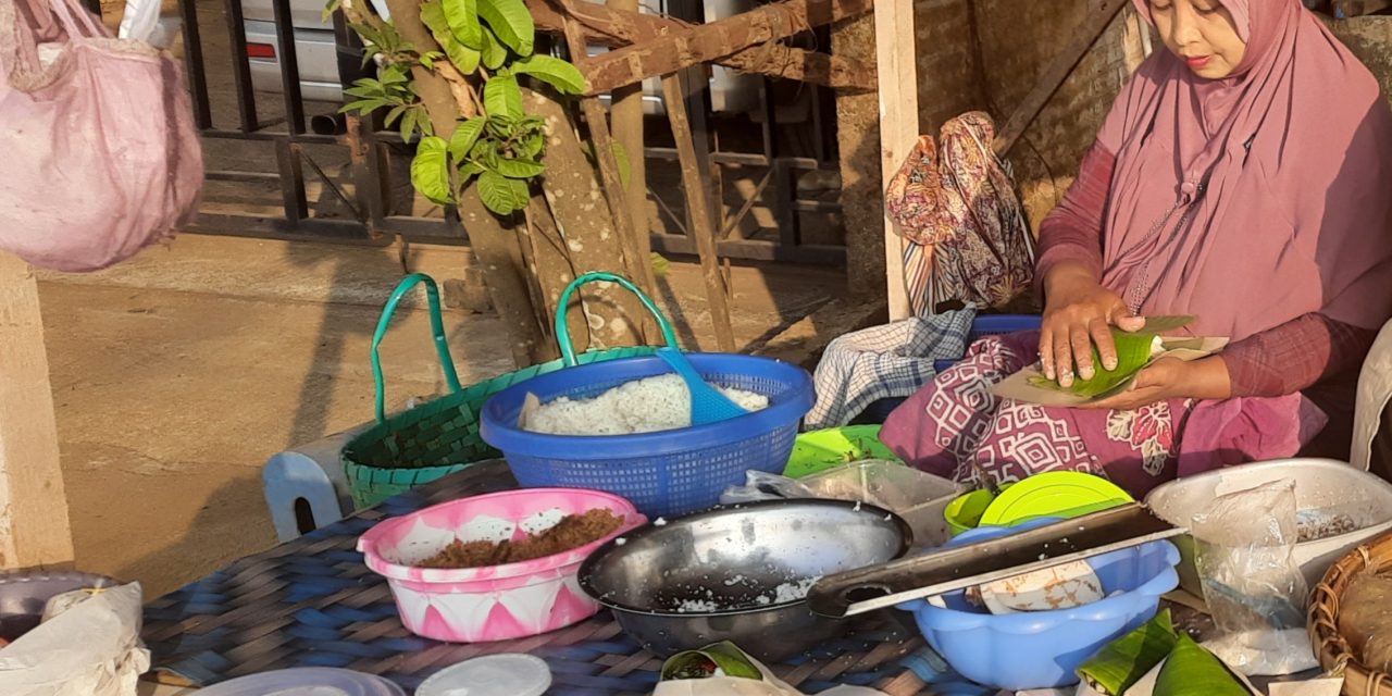 Menikmati Nasi “Menir” di Dekat Pertigaan Desa Gerdu Jepara