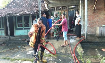 Ditinggal ke Sawah , Rumah Mbah  Sumirah  Ludes Dilalap Si Jago Merah