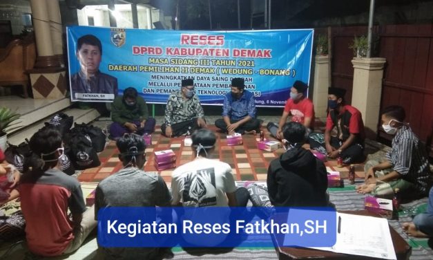 Fatkhan ,SH Anggota DPRD Demak Peduli Kegiatan Olah Raga Sepak Bola Di Desa