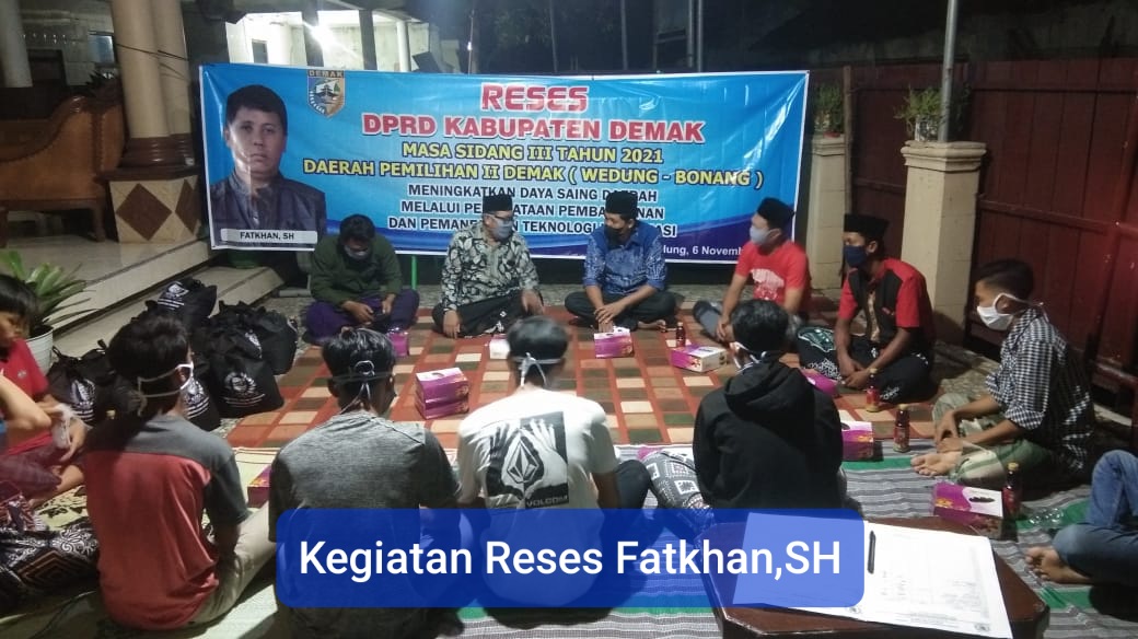 Fatkhan ,SH Anggota DPRD Demak Peduli Kegiatan Olah Raga Sepak Bola Di Desa