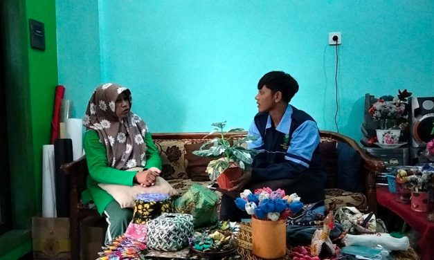 MAHASISWA KKN UIN WALISONGO GELAR PODCAST PENGOLAHAN SAMPAH  SEBAGAI BUKTI CINTA LINGKUNGAN