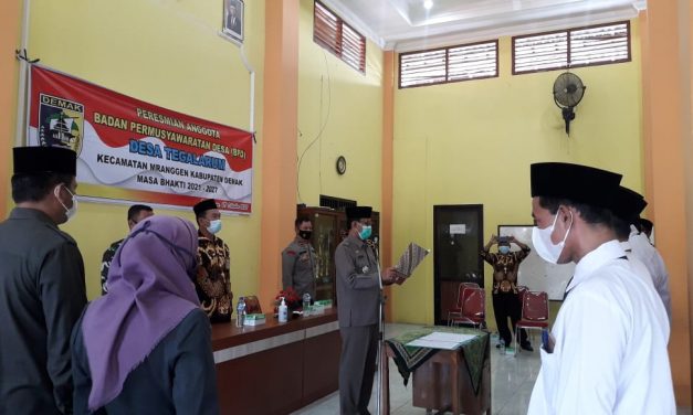 Tim KKN UIN Walisongo Bantu Pelantikan BPD di Desa Tegalarum Demak