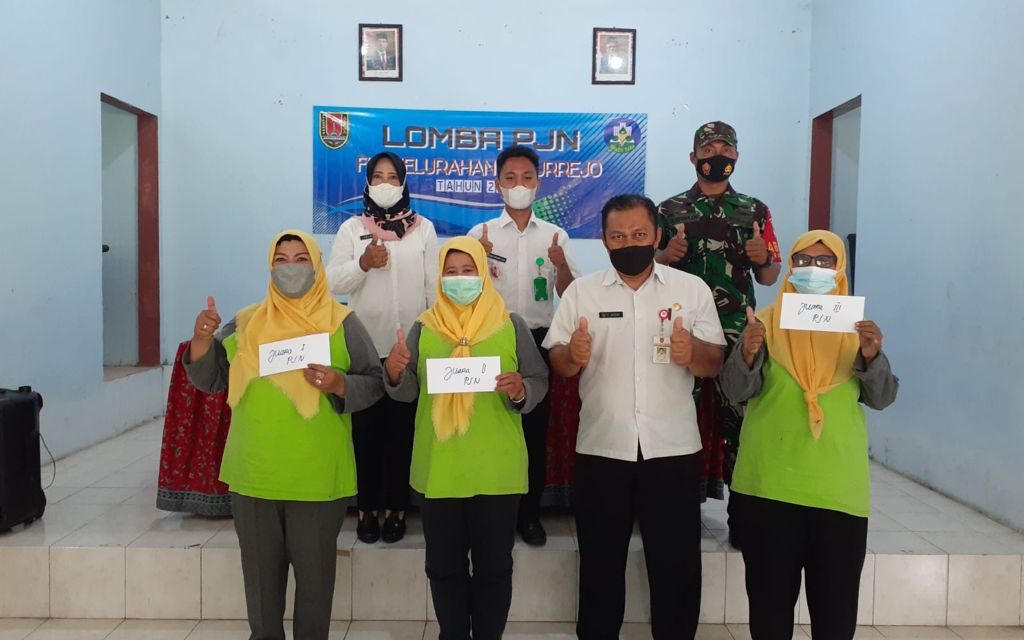 BERKAT KERJASAMA WARGA DAN MAHASISWA KKN UIN SEMARANG, RW 05 KELURAHAN SUMUREJO KECAMATAN GUNUNG PATI MEMPEROLEH JUARA 2 LOMBA PEMBERANTASAN JENTIK NYAMUK