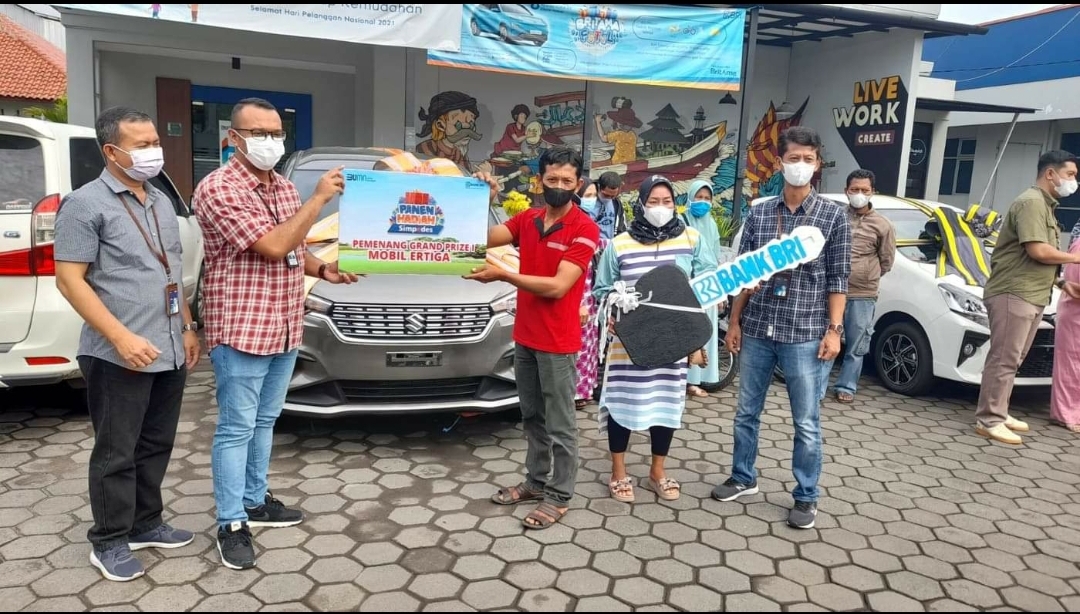 Hore !!!! Petambak Garam Ini Dapat Hadiah Mobil Dari BRI Demak