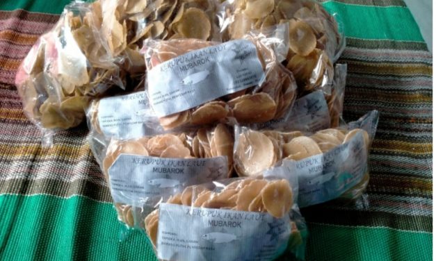 KREATIVITAS KHUNIFAH Warga Moro Demak , MENYULAP IKAN BELIDA MENJADI KERUPUK YANG RENYAH & GURIH