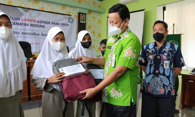 Bantuan GNOTA Di Salurkan Untuk Cegah Putus Sekolah
