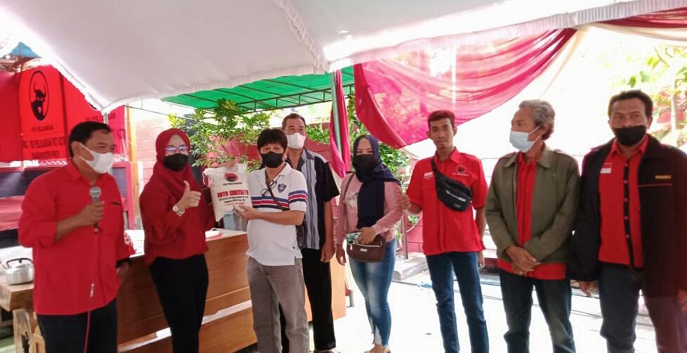 Noto Subiyanto Bagi-Bagi Sembako dan Santuni Anak Yatim