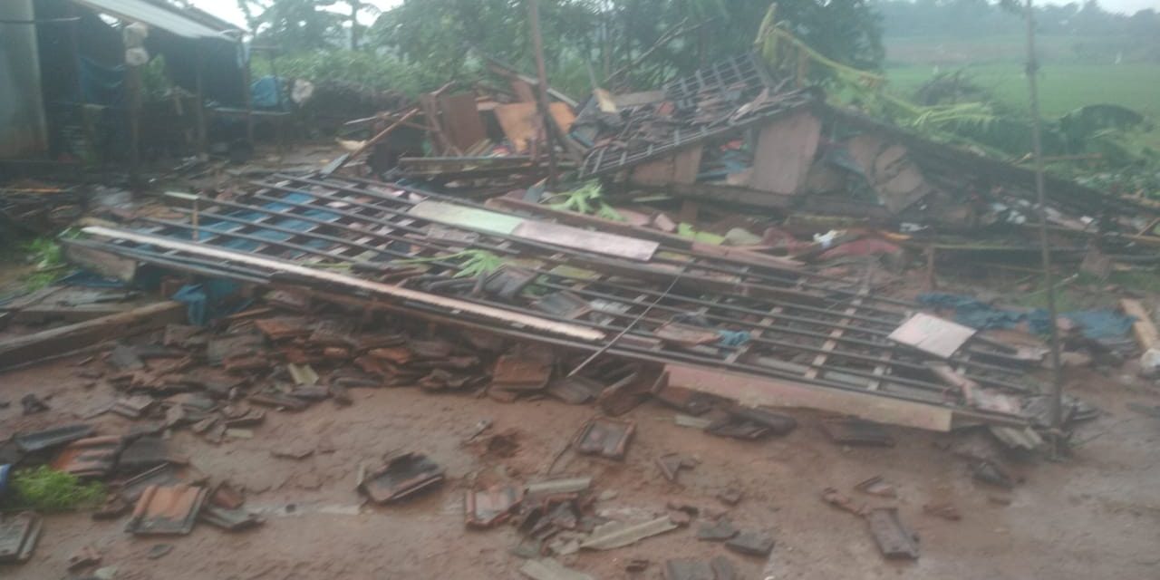 Angin Puting Beliung Terjang Jepara , 3 Kuka Luka 1 Rumah Roboh Rata DEngan Tanah