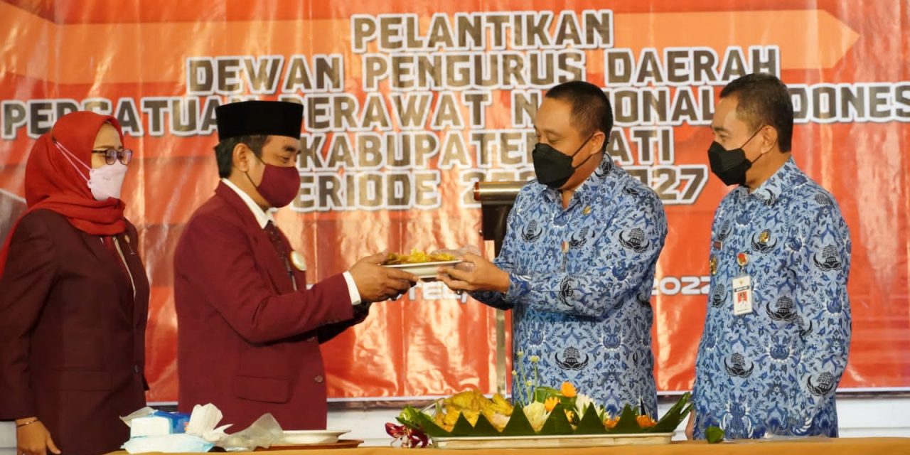 Pelantikan DPD PPNI Kabupaten Pati, Bupati Sebut Perawat Di Baris Terdepan  Saat  Pandemi Covid 19.