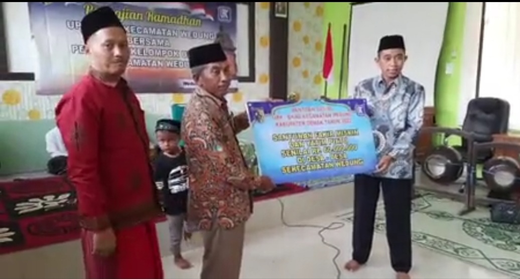 UPK Wedung Demak Salurkan Bantuan Sosial Untuk Duafa dan Yatama Rp 60 Juta Rupiah