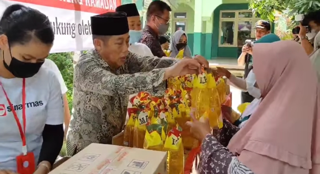 Bazaar Minyak Goreng Ramadhan Di Yayasan Safinatul Huda Jepara