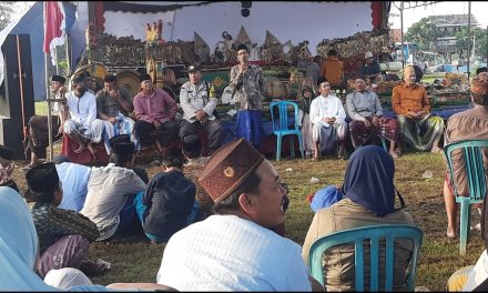 Sedekah Bumi Desa Kedungkarang Demak , Slametan Bersama dan Nanggap Wayang Kulit