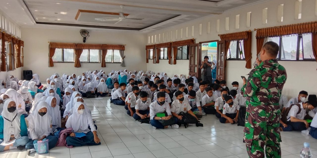 Materi Wasbang dan Bela Negara di MPLS Siswa Baru SMA Futuhiyyah  Mranggen