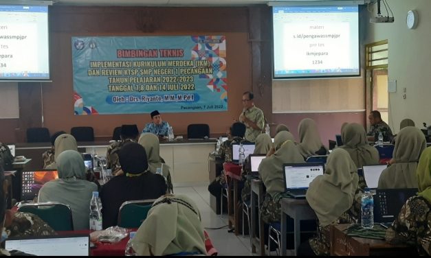SMPN 1 Pecangaan Gelar Bimtek IKM dan Review KTSP