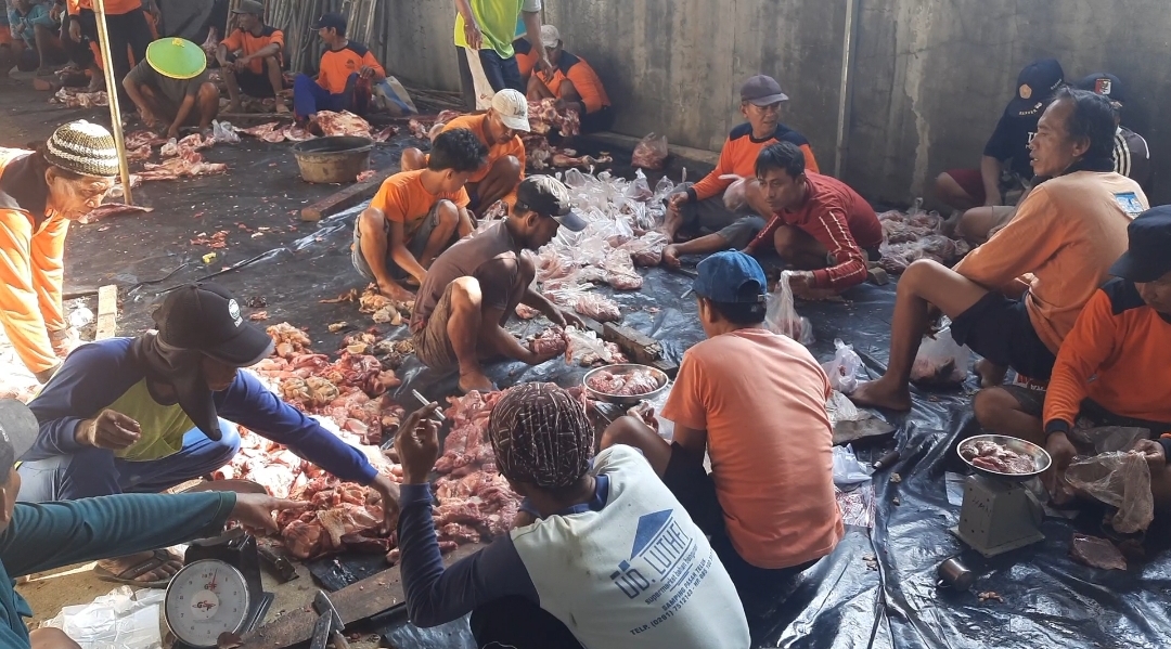 Qurban Rombongan Tingkatkan Jumlah Hewan Qurban di Masjid Jami’ Baitul Makmur