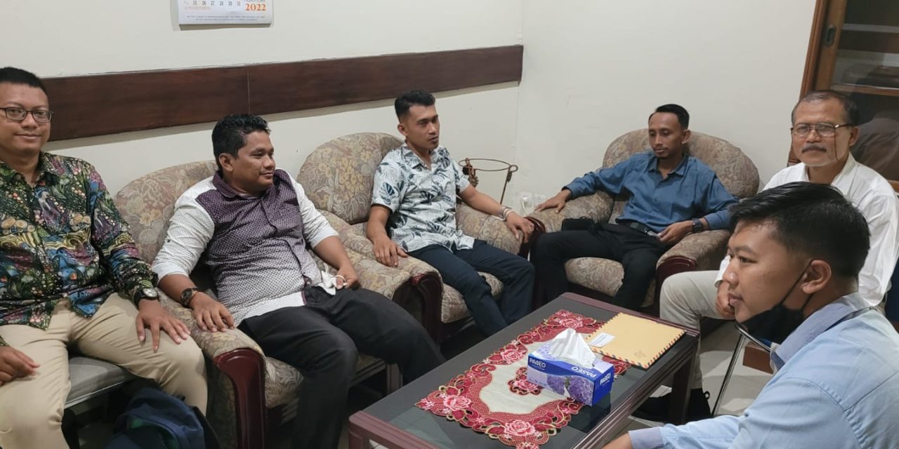 Datangi Kampus UNDIP, AJ minta Mantan Suaminya diberhentikan