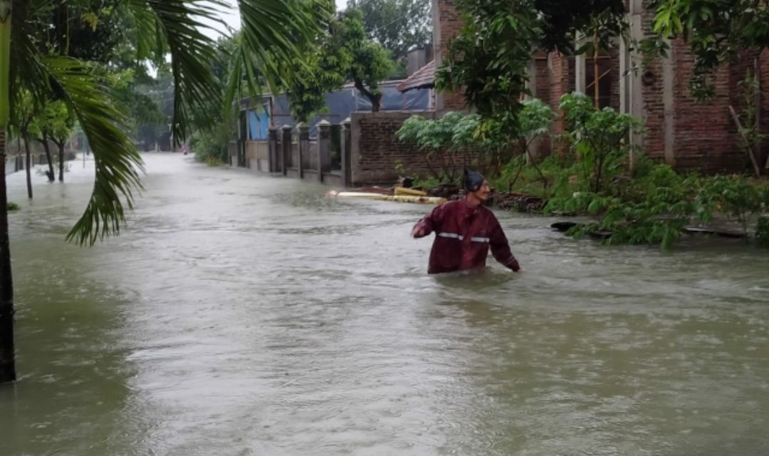 Air Banjir di Desa Dorang Semakin Meninggi, Warga Butuh Dapur Umum