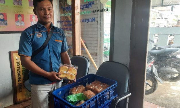 Mas Arif  Dulu Kerja Pabrik Kini Jualan Roti Keliling Ider Sampai Juana