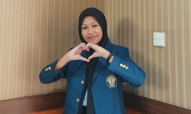Fadhila Salsabila Alumni  MA Zumrotul Wildan Ngabul , Bersyukur Lanjut  Kuliah di Fisika Undip
