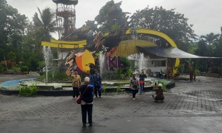 Rapat dan Berwisata di Taman Kyai Langgeng Magelang