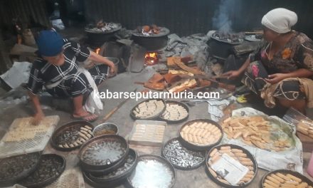 Kue Kering “Larut”  Khas Mutih Kulon Demak , Bu Haroh Penerus Usaha Simbahnya