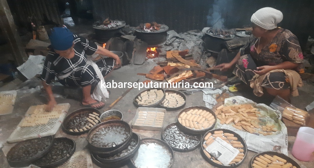 Kue Kering “Larut”  Khas Mutih Kulon Demak , Bu Haroh Penerus Usaha Simbahnya